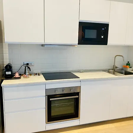 Modern Apartment *