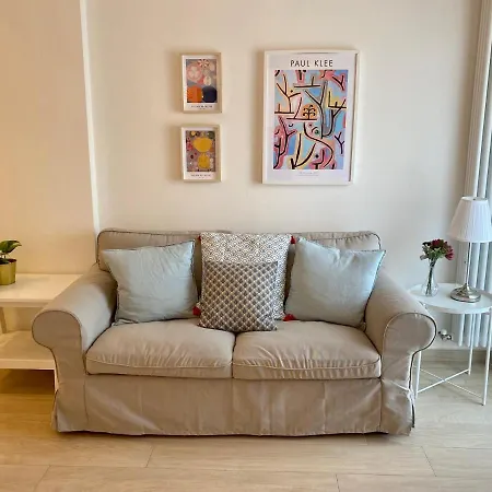 Modern Apartment *